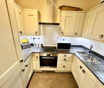 2 bedroom flat to rent - Photo 6