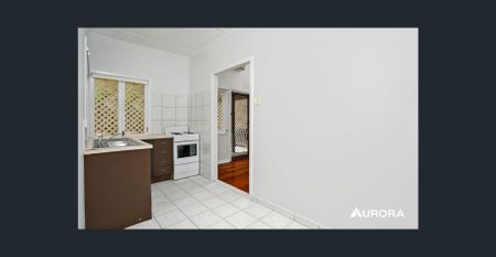 Charming Inner-City Living in the Heart of Red Hill - Photo 4