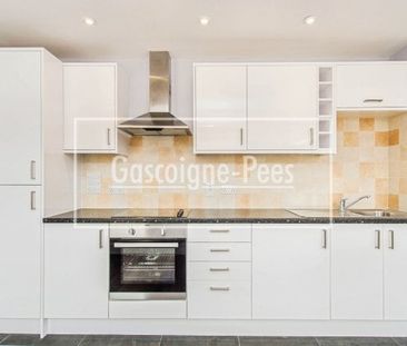 Central Epsom, KT19 - Photo 2