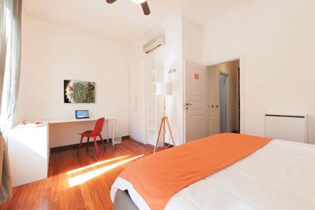 Via Giulio e Corrado Venini, Milan, Lombardy 20124 - Photo 2