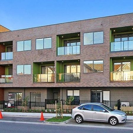 Stunning Apartment In Ideal Location! - Photo 4