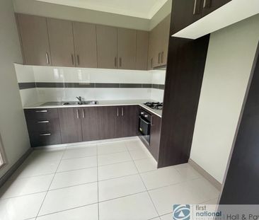 2 Bedroom Townhouse! - Photo 3