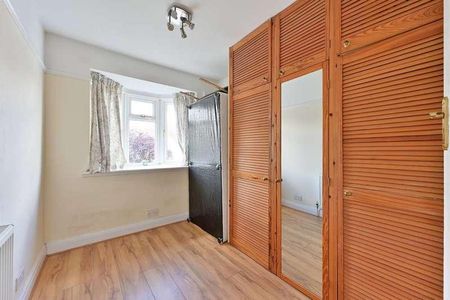 South Merton, Raynes, SM4 - Photo 3