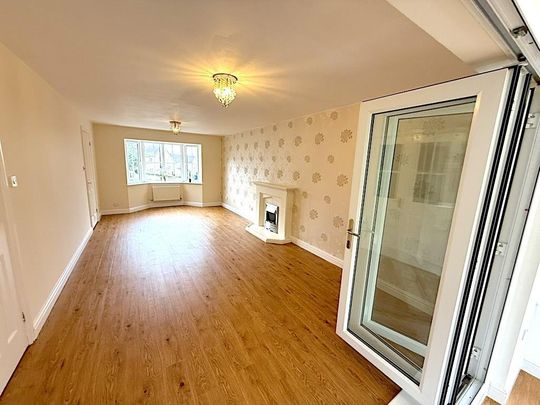 4 bedroom detached house to rent - Photo 1