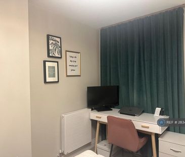 1 bedroom in a flat share to rent - Photo 1