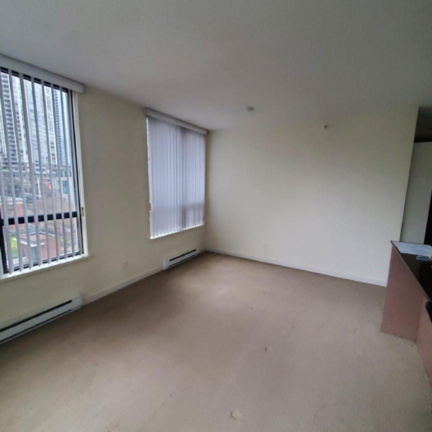Condo in Downtown Vancouver, BC - Photo 1