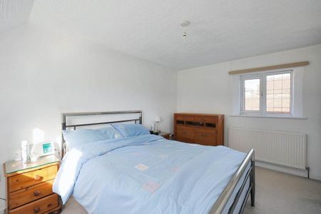 2 bedroom terraced house to rent - Photo 2