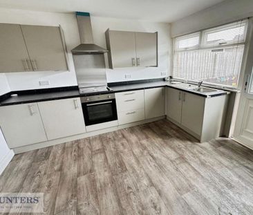 3 bedroom end of terrace house to rent - Photo 4