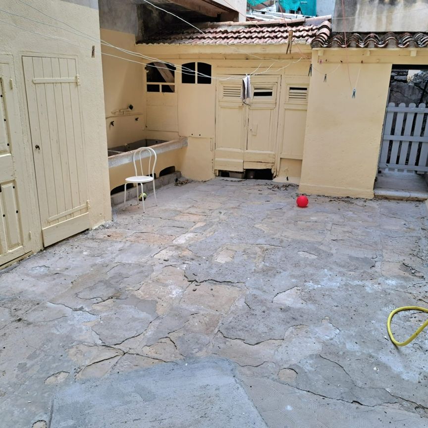 Studio de 28.43 m² avec mezzanine dans le centre-ville de La Ciotat, - Photo 1