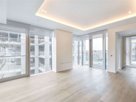 Spacious three bedroom apartment with balcony. - Photo 2