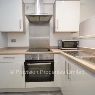 1 Bedroom Flat near Leeds City Centre - Photo 1