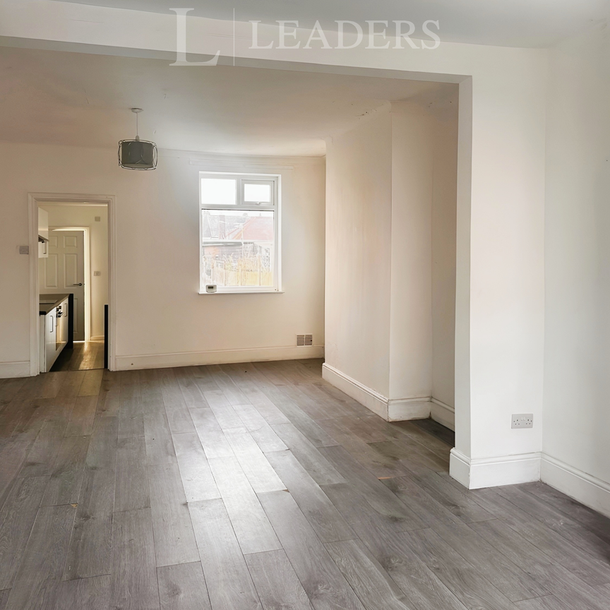 3 bedroom house to rent Princes Crescent, Edlington, Doncaster, DN12 - Photo 1