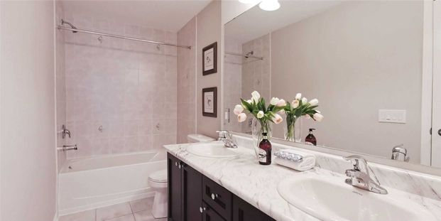 For Lease - 9 Ormerod Lane, Richmond Hill, Ontario - Photo 1