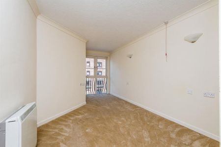 1 bedroom retirement property to rent - Photo 3