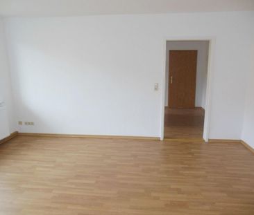 GOHLIS NORD - 3-Zi. Whg mit Balkon und Loggia, Bad mit Fenster, EBK... - Foto 1