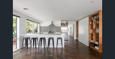 Space, Style, and Superb Alfresco Flow - Photo 3