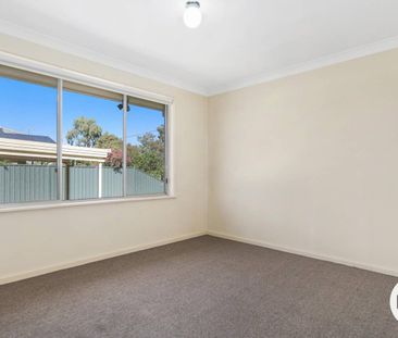 TIDY TWO BEDROOM UNIT! - Photo 1