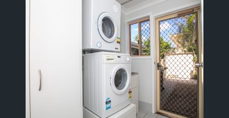 Modern Comfort in a Peaceful West Ballina Location - Photo 2