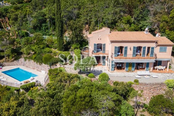 Villa vue mer avec piscine à pied du village de Théoule - Photo 1