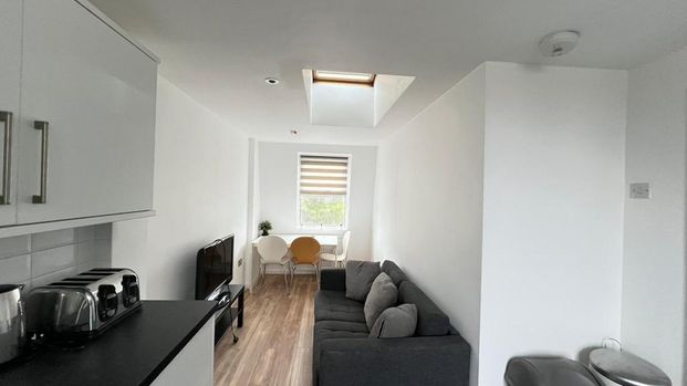3 bedroom flat to rent - Photo 1
