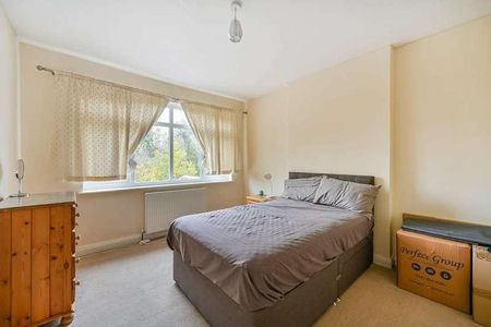 Kenilworth Road, Stoneleigh, KT17 - Photo 4