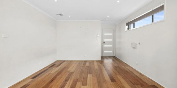 Spacious Townhouse in the Heart of Queanbeyan - Photo 3