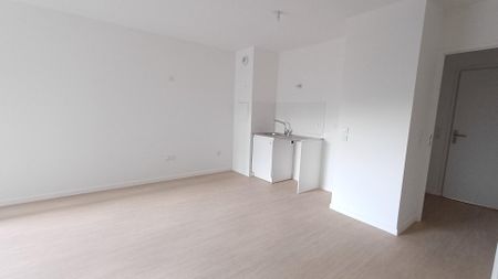 location Appartement T2 DE 43.42m² À SAVIGNY LE TEMPLE - Photo 3