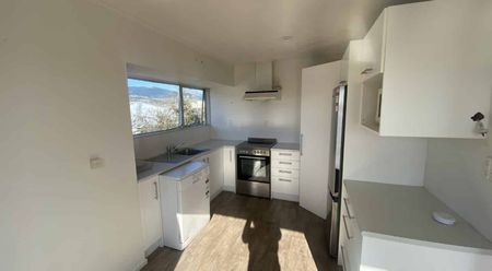 GREAT FAMILY HOME - Photo 2