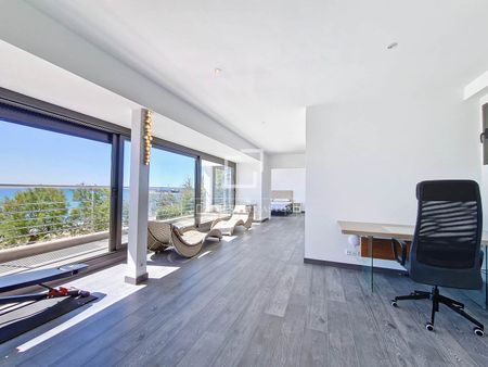 Excellent 5 Bedroom house / villa with 1,200m² garden for rent in Vilanova i la Geltrú - Photo 5