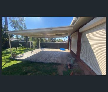 MODERN HOME IN GREAT LOCATION! - Photo 4