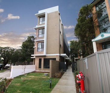 Spacious studio apartment for lease - Photo 1