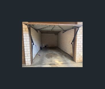 Top Floor | Fully Renovated | Walk to Station - Photo 6