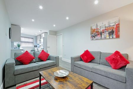 3 bedroom apartment to rent - Photo 3