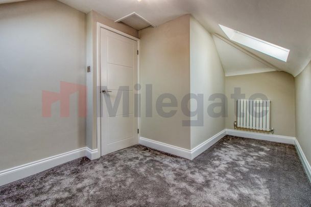 3 bedroom flat to rent - Photo 1