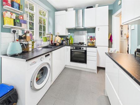 2 bedroom maisonette to rent - Photo 4