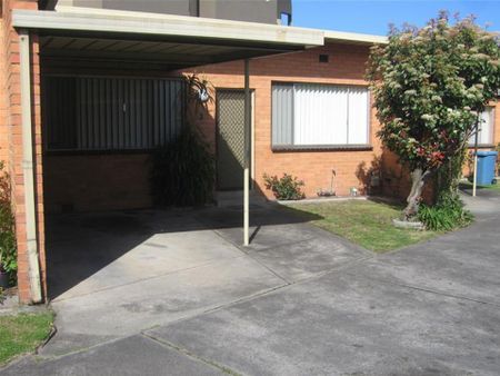 2 Bedroom Unit - Fantastic Location!! - Photo 4