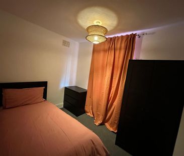 4 bedroom house of multiple occupation to rent - Photo 1