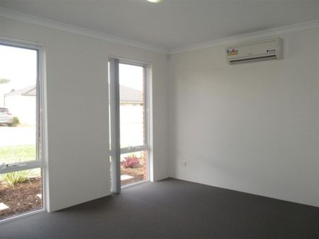 Modern Home in the Heart of Baldivis - Photo 2