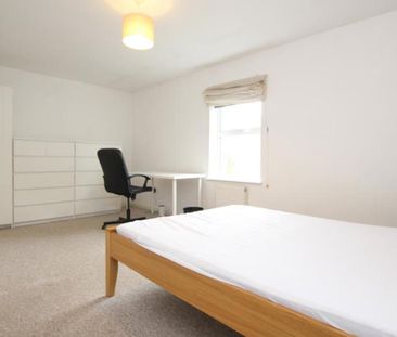 *** STUDENT HOUSE - £750pppm BILLS INCLUDED!!! *** A grand five dou... - Photo 4