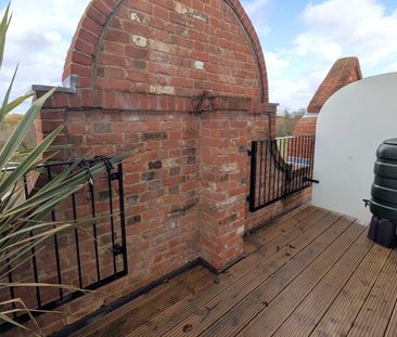 Gresham Park Road, Woking - 4 bedrooms Property for lettings - Seym... - Photo 2