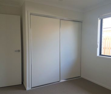 1/6 Imperial Circuit, Eli Waters, Qld 4655 - Photo 2