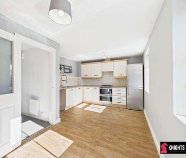 Fieldfare Close, Corby, NN18 - Photo 1