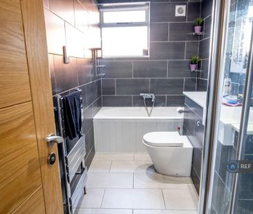 1 bedroom in a house share to rent - Photo 6