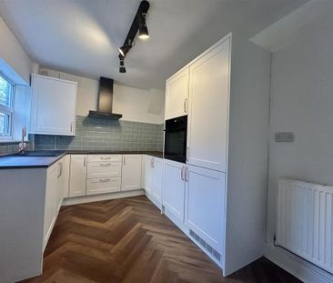 2 bedroom property to rent - Photo 3