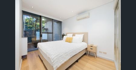 Exceptional light-filled home with courtyard & study- walk to Gordon station, shops, and schools - Photo 2