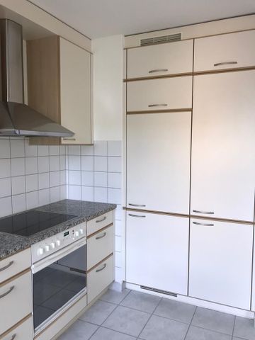 Tolle Wohnung mit Balkon zu vermieten ... - Foto 3