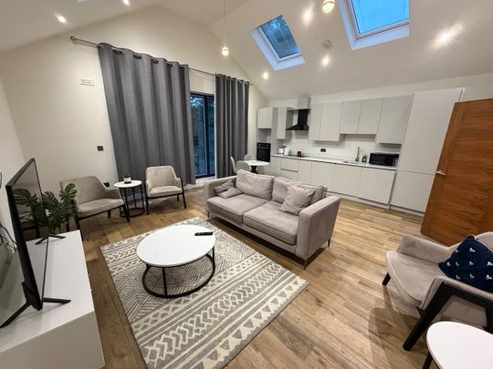 2 Bed Flat, Gordon Road, W5 - Photo 1