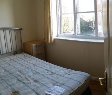 3 bedroom flat to rent - Photo 6
