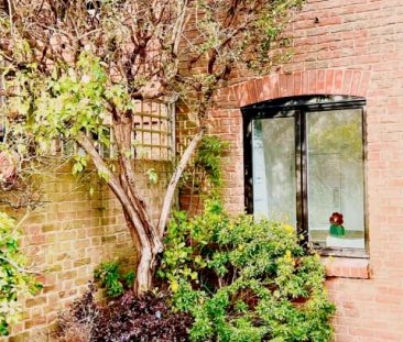 Entire Place·4B3B···7 Bishopsgate Walk, Chichester - Photo 5