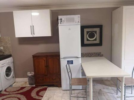 Valley Road, Rickmansworth, WD3 - Photo 2